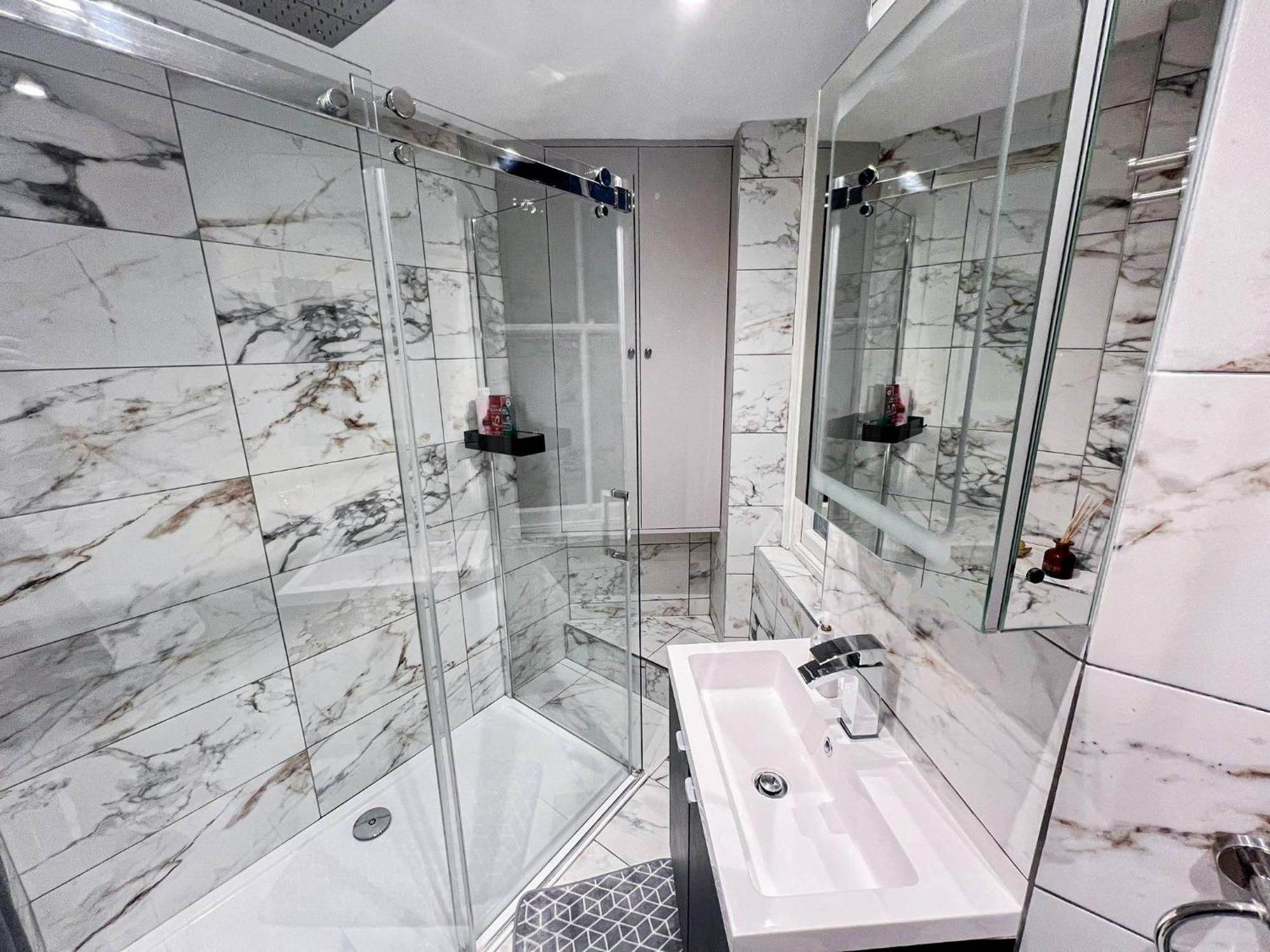 Grandeur 4-bedroom In Baker St Near Regent's Park * Londra