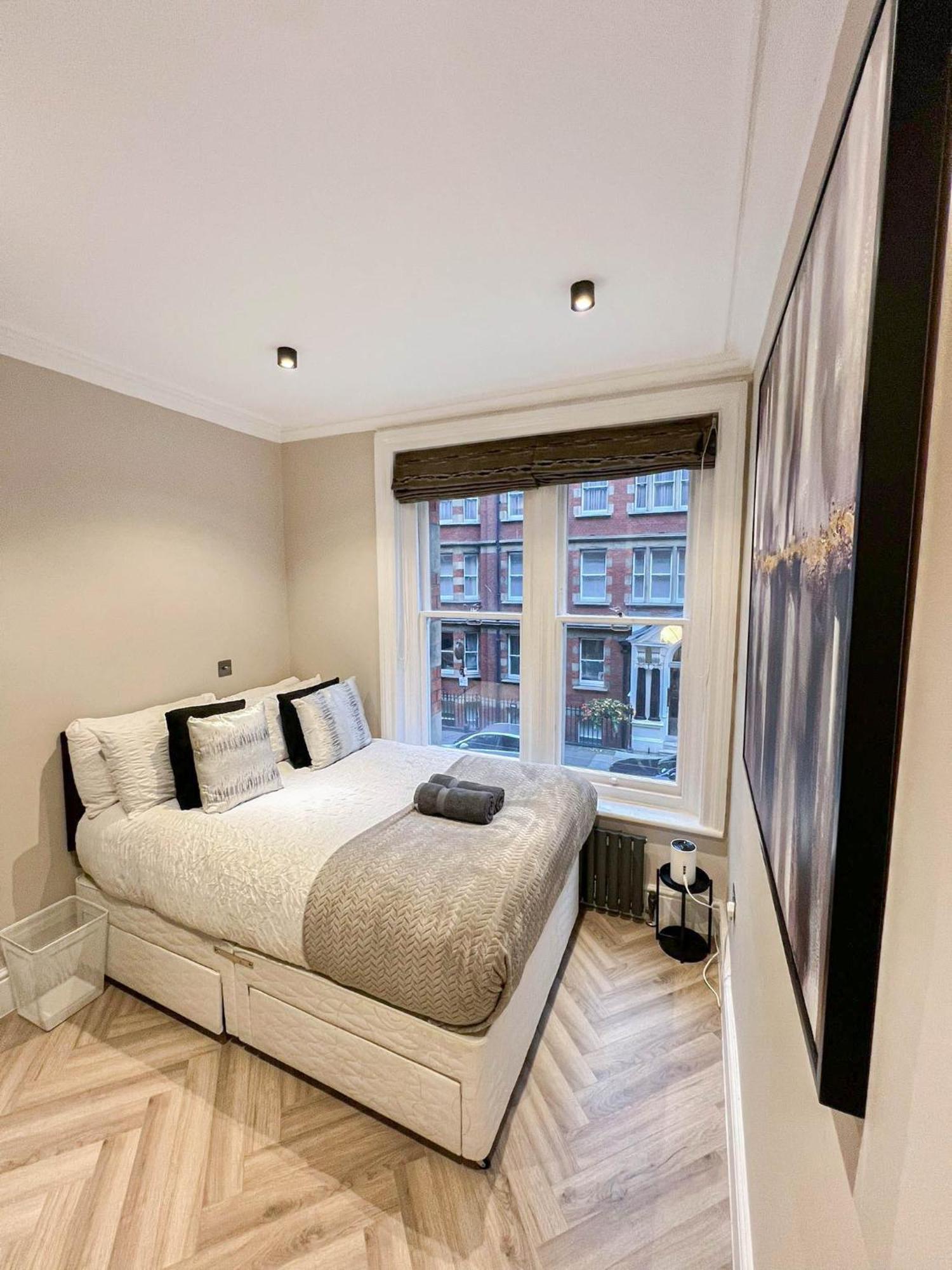Grandeur 4-bedroom In Baker St Near Regent's Park Londra