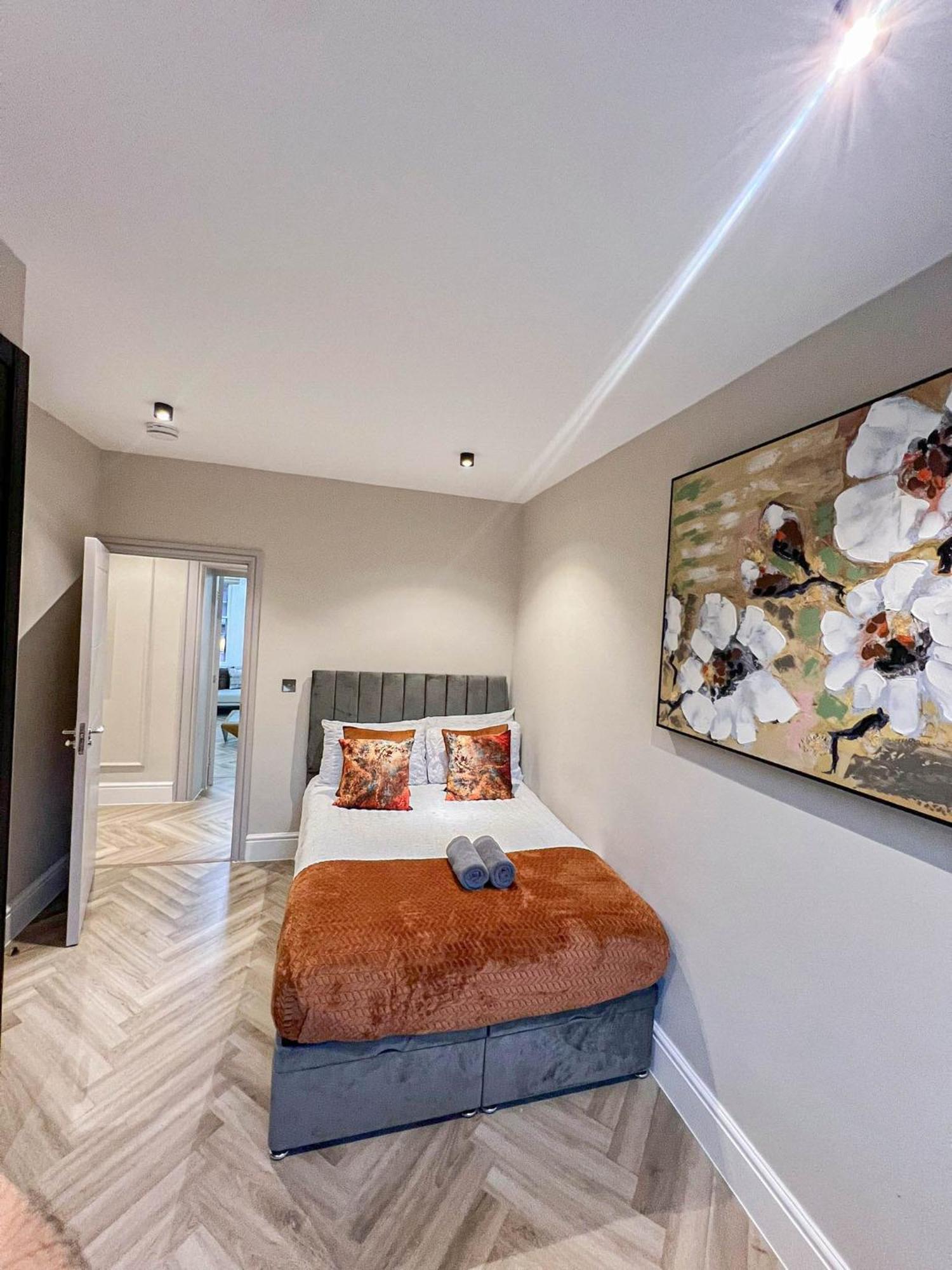 Grandeur 4-bedroom In Baker St Near Regent's Park * Londra